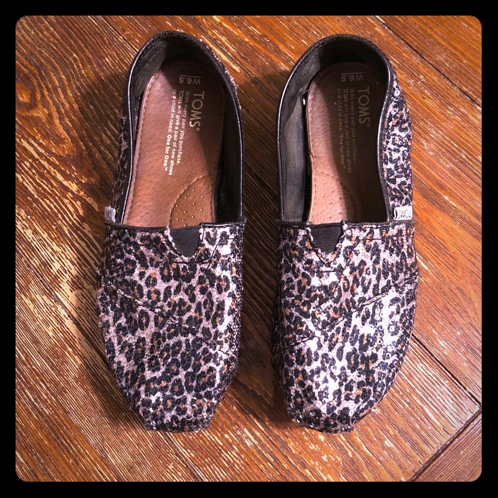 😸EUC TOMS Sequined Leopard Print Shoes Sz 6.5😸